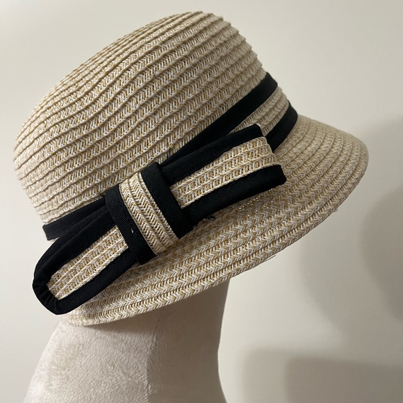 NWOT Milani 👒 Straw Hat w/bow and black detailing - Picture 3 of 5